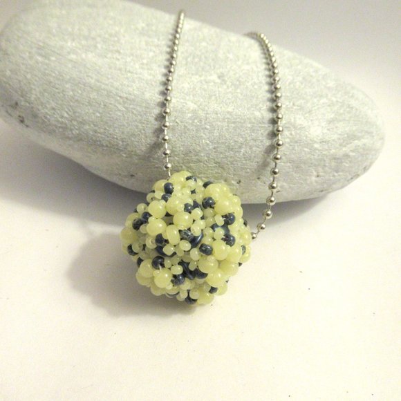 Uranium Glass Pendant - Picture 10 of 12